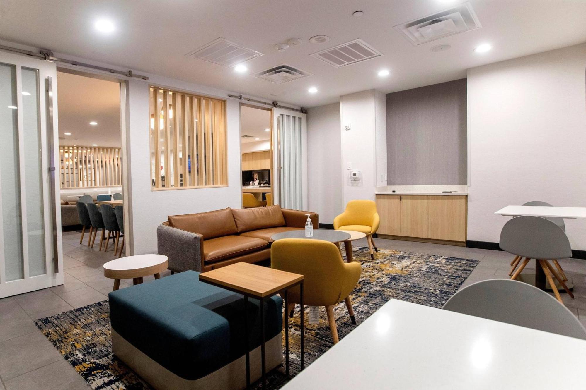 Towneplace Suites By Marriott Conroe Exterior photo